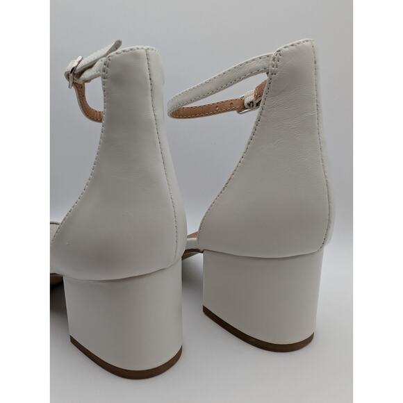 Steve Madden Womens Irenee Sandal White 5.5 New With Box - Picture 6 of 8